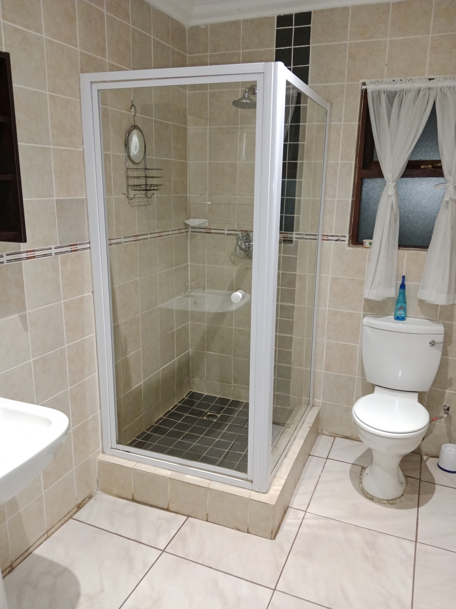 5 Bedroom Property for Sale in Melodie North West